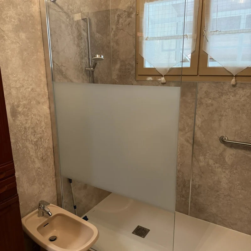 Réalisation, salle de bain, Vignaud-Tardy, plombier à Aytré