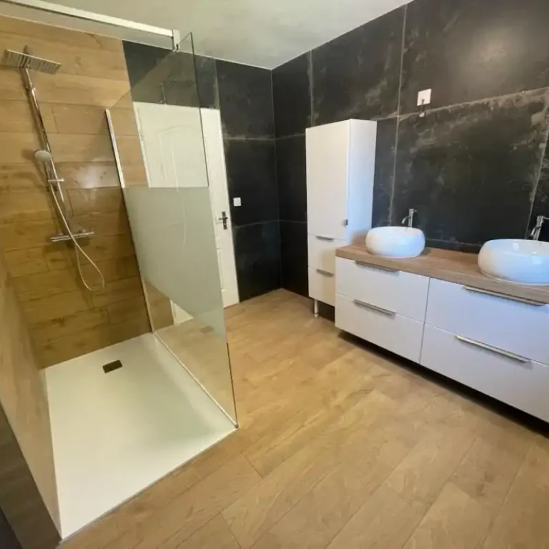 Réalisation, salle de bain, Vignaud-Tardy, plombier à Aytré